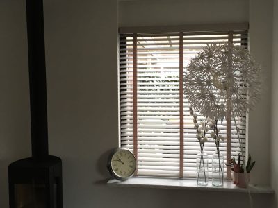 Houten 50 mm jaloezieën in Opmeer door Milux rolluiken & zonweringen
