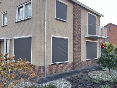 Huis vol screens Teun Snoek Zonweringen